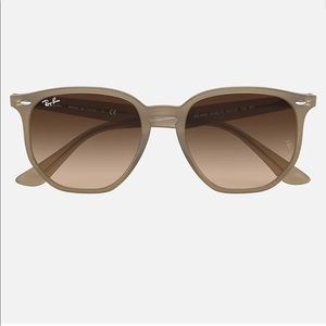 Ray- Ban 4306 Sunglasses